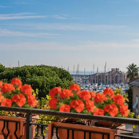 Apartamento Rivierarent Attico Vista Porto Di Loano