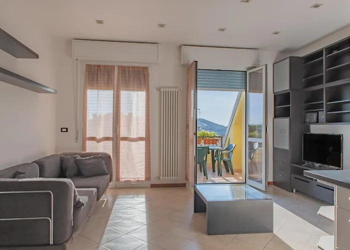Rivierarent Attico Vista Porto Di Apartamento *